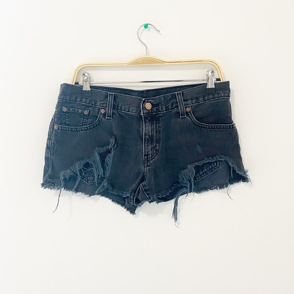 Levi's Black Distressed Cutoff Denim Shorts Size 29 - Picture 1 of 6